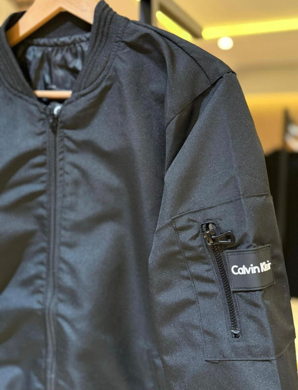 V.D Locaste Calvin Klein Mont – Kol Cepli | Modern & Fonksiyonel